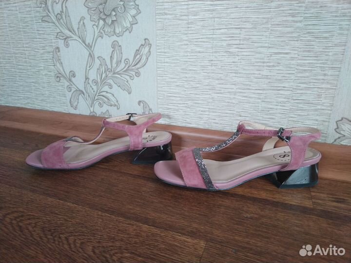 Босоножки женские 39 размер
