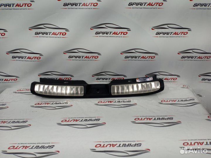 Накладка замка багажника Kia Stinger 1 G6DP