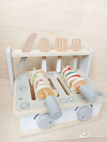 Детская мини кухня из дерева