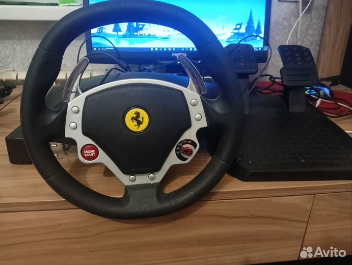 Игровой руль thrustmaster