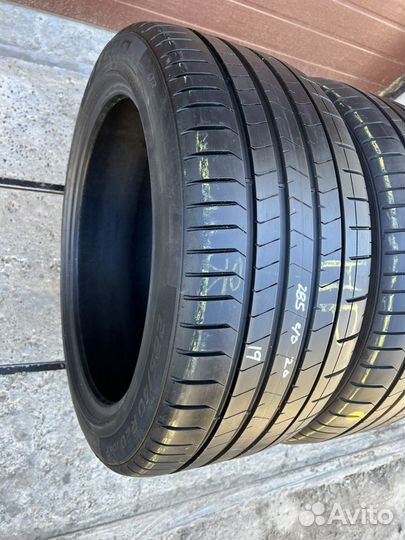 Pirelli P Zero PZ4 285/40 R20