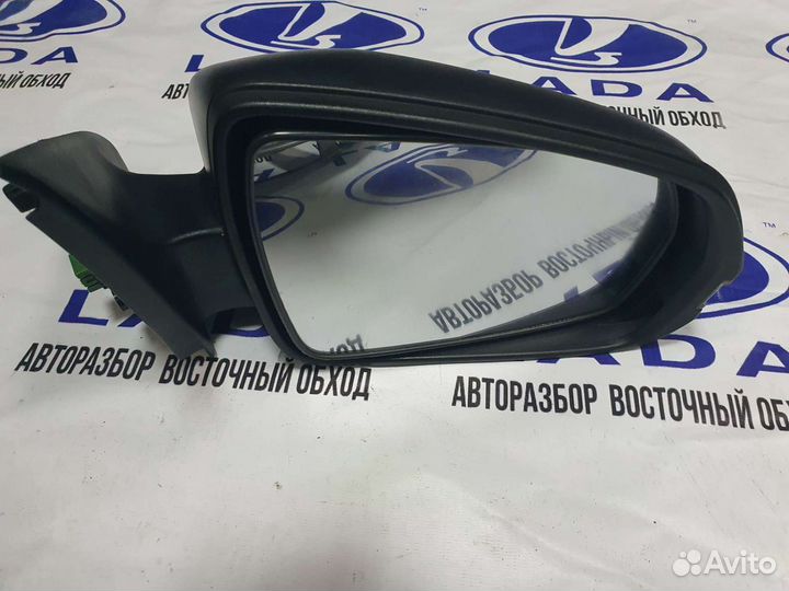 Правое зеркало LADA vesta