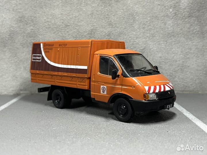 Коллекционная модель Газ-3302 Газель 1:43 DeA