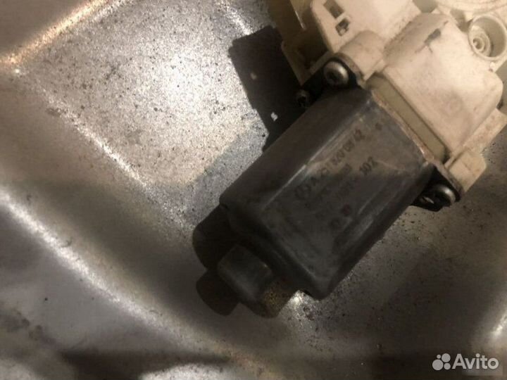 Стеклоподъемник Mercedes-Benz W164