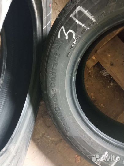 Continental ContiCrossContact LX2 215/65 R16 98H