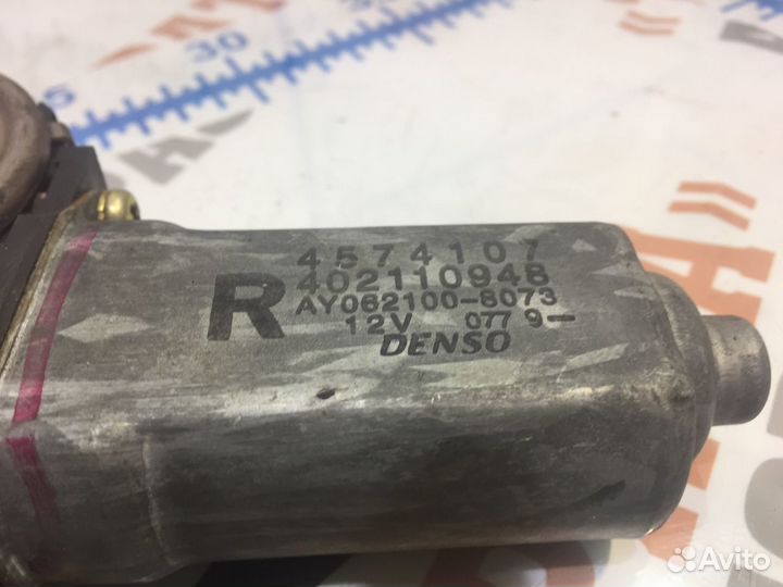 Моторчик стеклоподъемника задний правый Прав