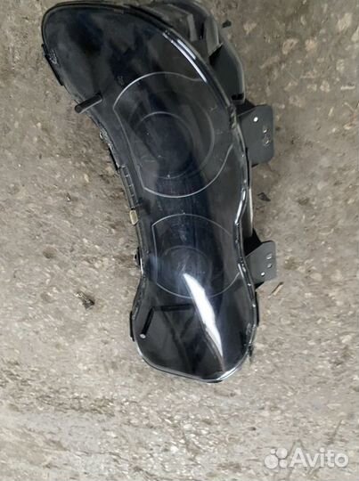 Щиток приборов Toyota Corolla 150