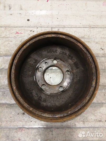 Тормозной барабан задний правый Volkswagen Polo 5