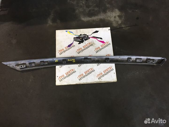 Ситроен С4 Пикассо Молдинг стекла передний левый