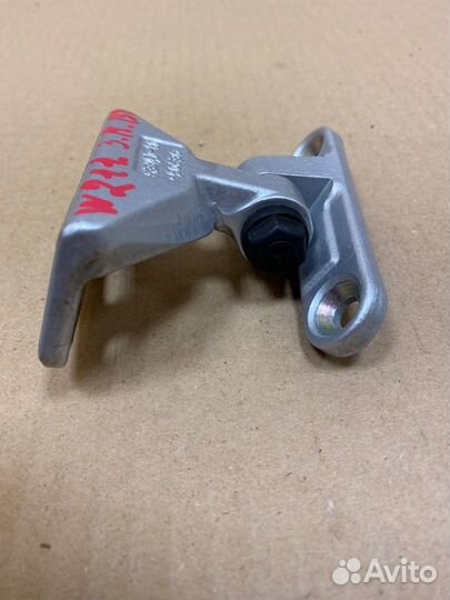 Петля двери задняя правая Mercedes-Benz E-Class