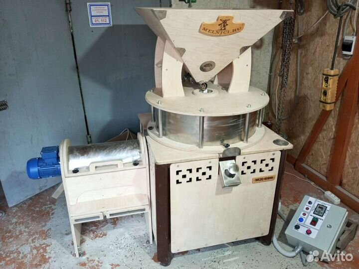 Мельницы жерновые для муки и урбеча