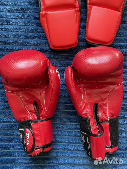 Перчатки для кикбоксинга