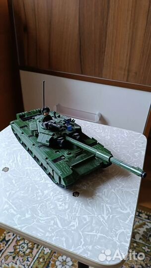 Сувенирный танк