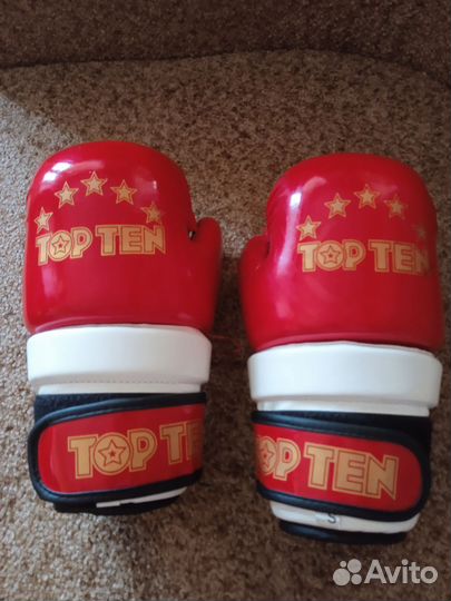 Перчатки для кикбоксинга