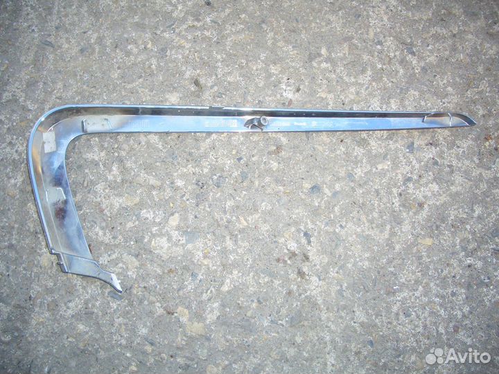 Молдинг переднего бампера правый Лада Веста с 15