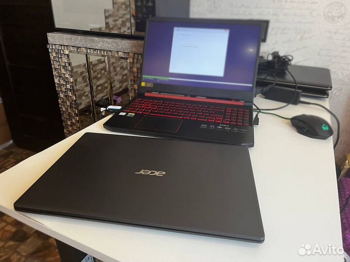 Красивый с подсветкой,тонкие рамки Core i5 8гб игр