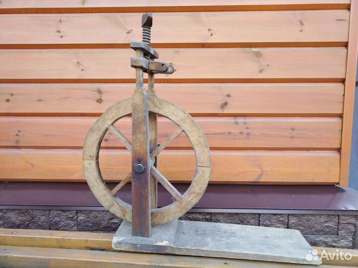 Прялка старинная