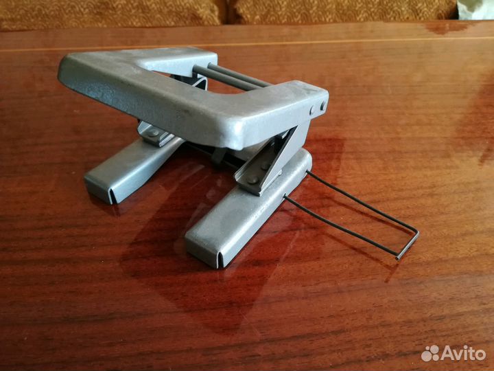 Дырокол новый