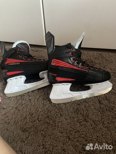 Коньки хоккейные
