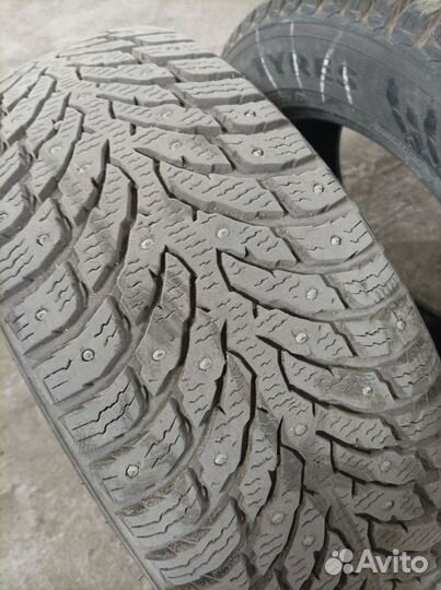 Nokian Tyres Hakkapeliitta 9 215/60 R16 99T