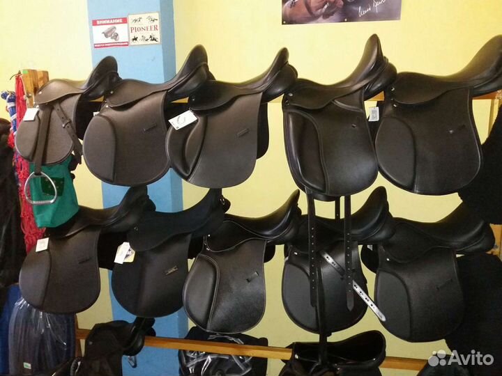 Седло, уздечка, снаряжение