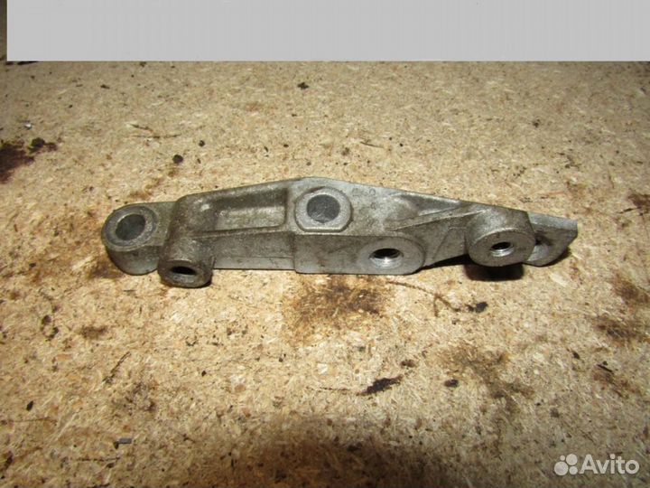 Кронштейн (сопут. товар) Clio/Symbol 1998-2008