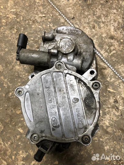 Вакуумный насос Volkswagen Passat B6