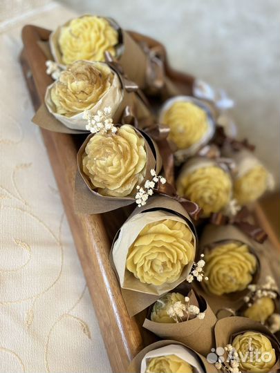 Свеча пион большой / букет на 8 марта