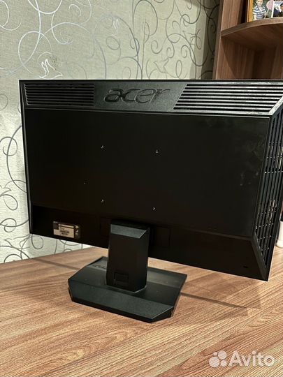 Монитор Acer v223w