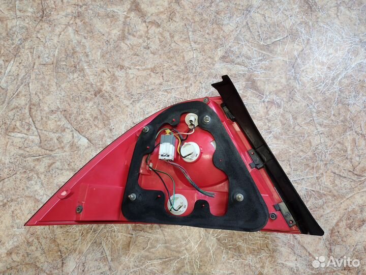 Задний правый фонарь nissan almera classic