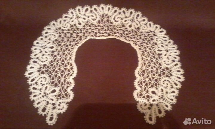 Кружевные воротники и вставка ручной работы