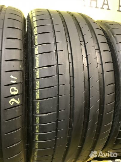 Michelin Pilot Sport 4 S 255/30 R22 и 295/25 R22 95Y