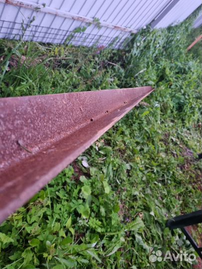 Уголок металлический