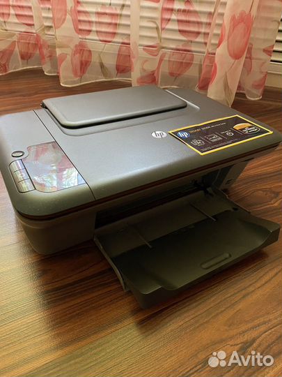 Принтер hp deskjet 2050A со сканером
