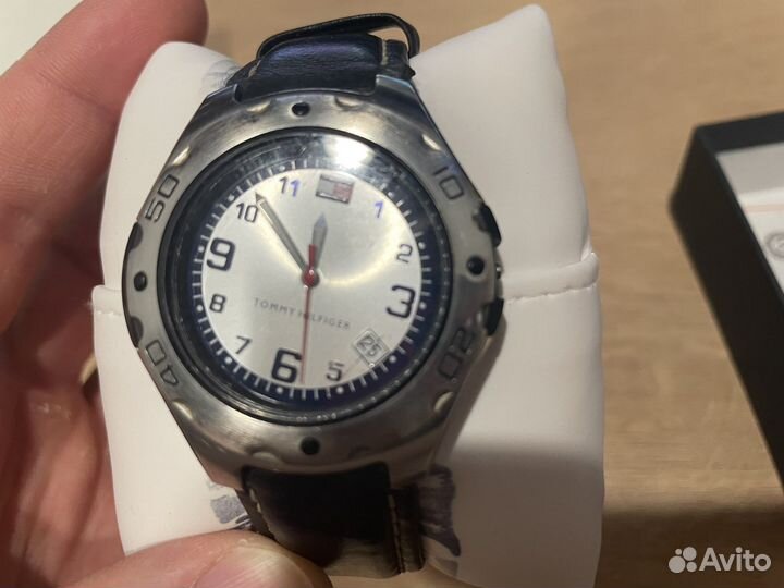 Часы Tommy Hilfiger