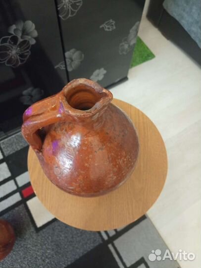 Глиняный кувшин старинный