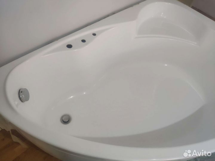 Ванная угловая джакузи