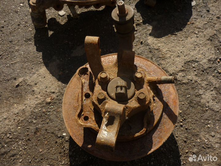 Задний кулак Шевроле Лачетти