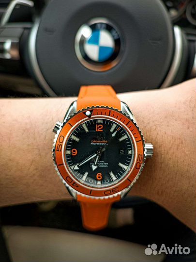 Часы Omega seamaster red