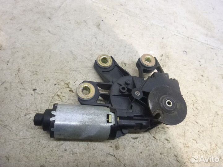 Моторчик стеклоочистителя задний Volkswagen touare