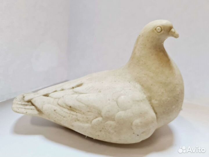 Статуэтка Голубь, бисквит. Высота 7 см