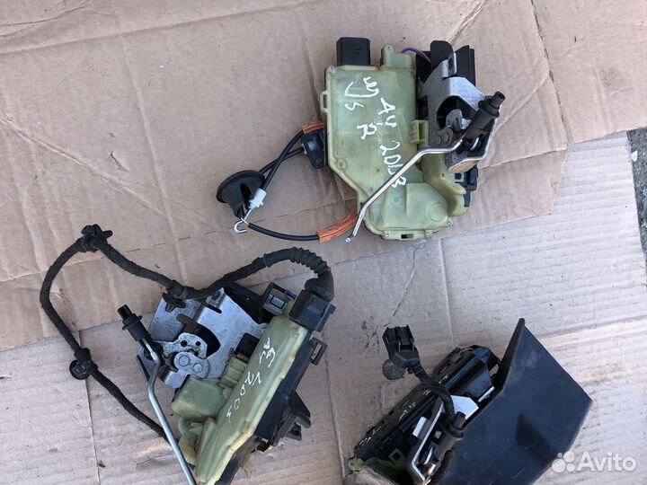 Замок механизм на дверь ауди а4 б6 B6