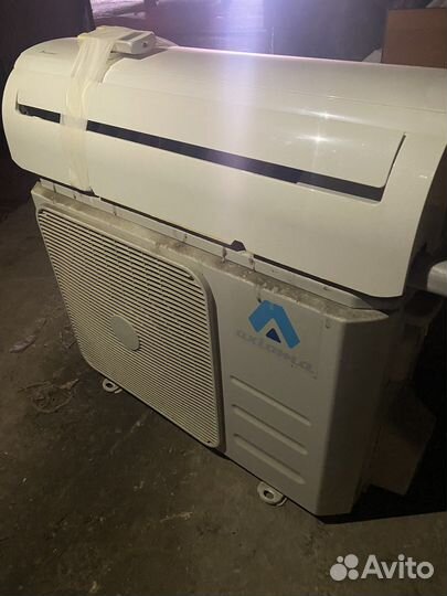 Кондиционер настенный, рабочий. Axioma ASB12A1