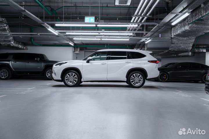 Toyota Highlander 2.0 AT, 2024, 1 км