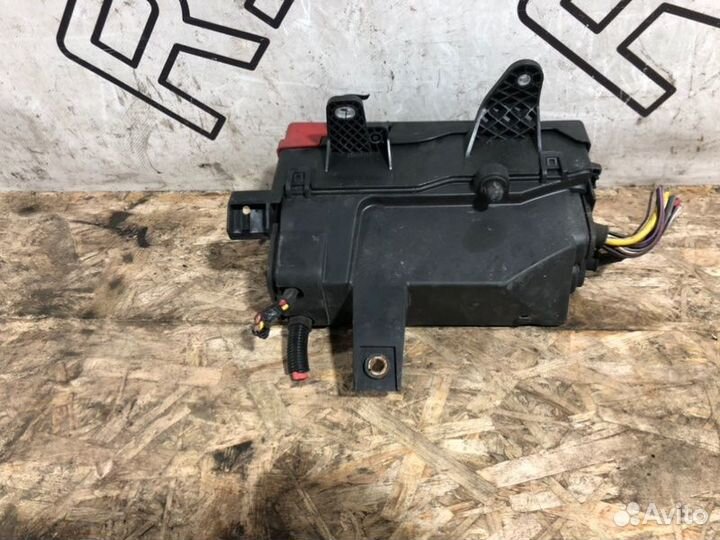 Блок предохранителей Jaguar Xe 1