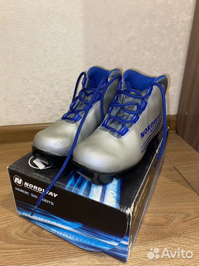 Лыжные ботинки