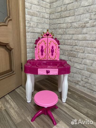 Туалетный столик для девочки