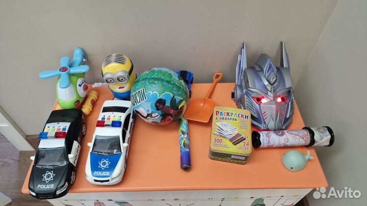 Книги и игрушки