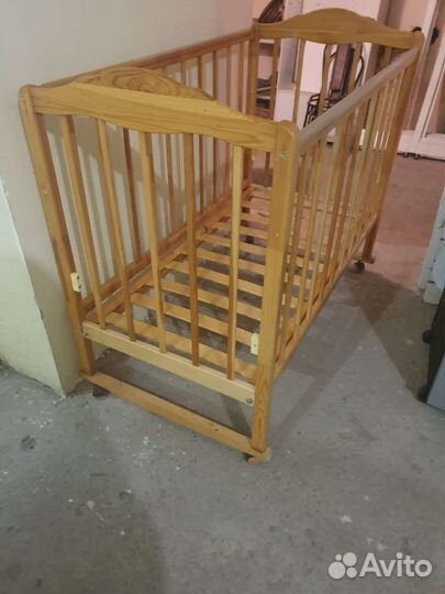 Детская кроватка