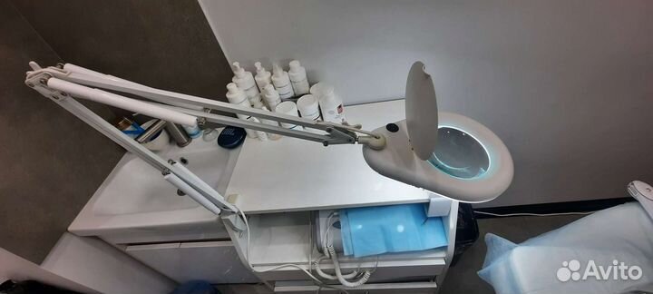 Косметологическая лампа лупа. Настольная лампа